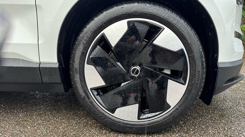 Volvo EX30 200kW SM Extended Range Plus 69kWh 5dr Auto Electric Estate